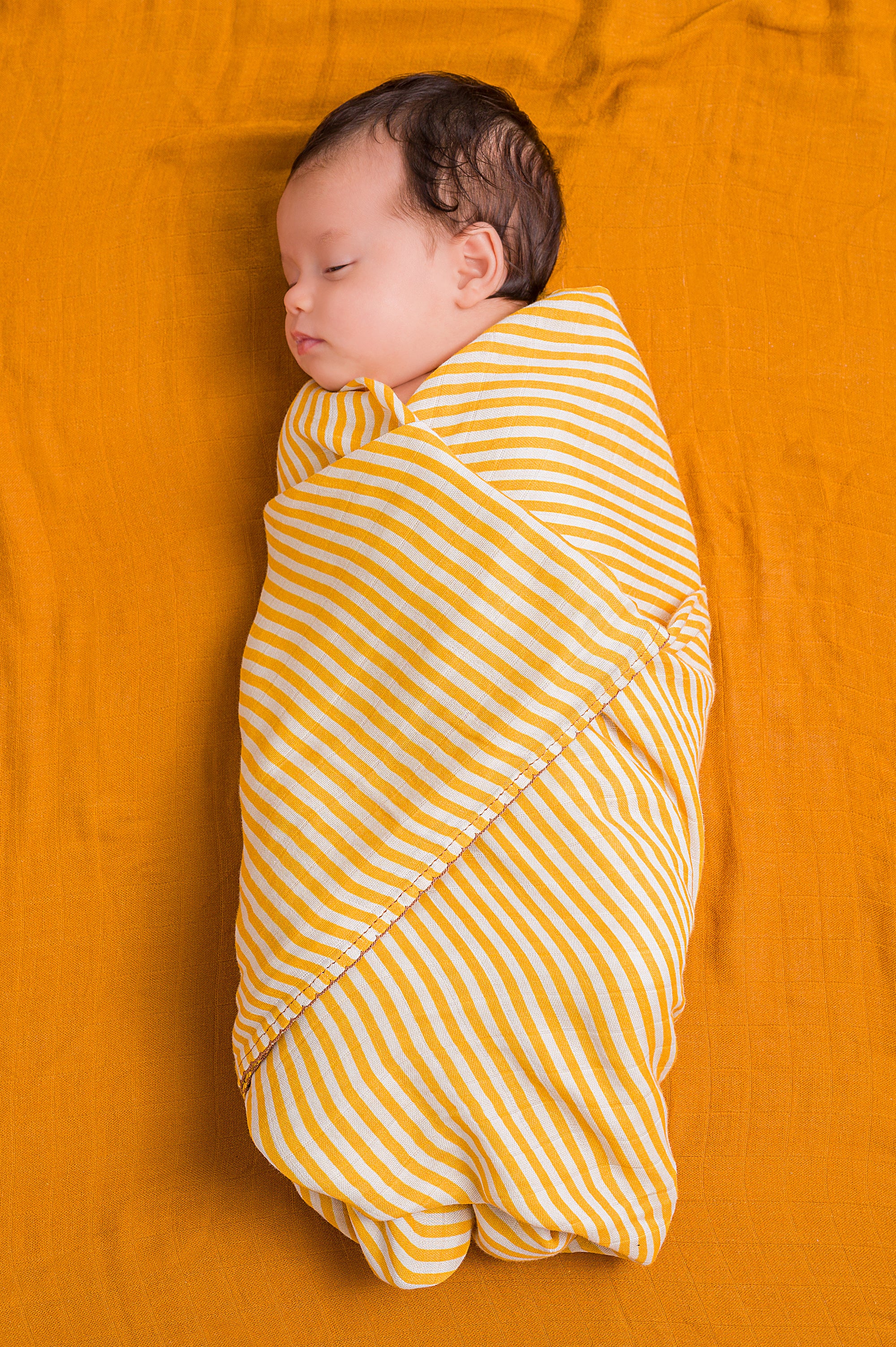 DockATot Swaddle Set - Golden Stripe / Pumpkin Spice